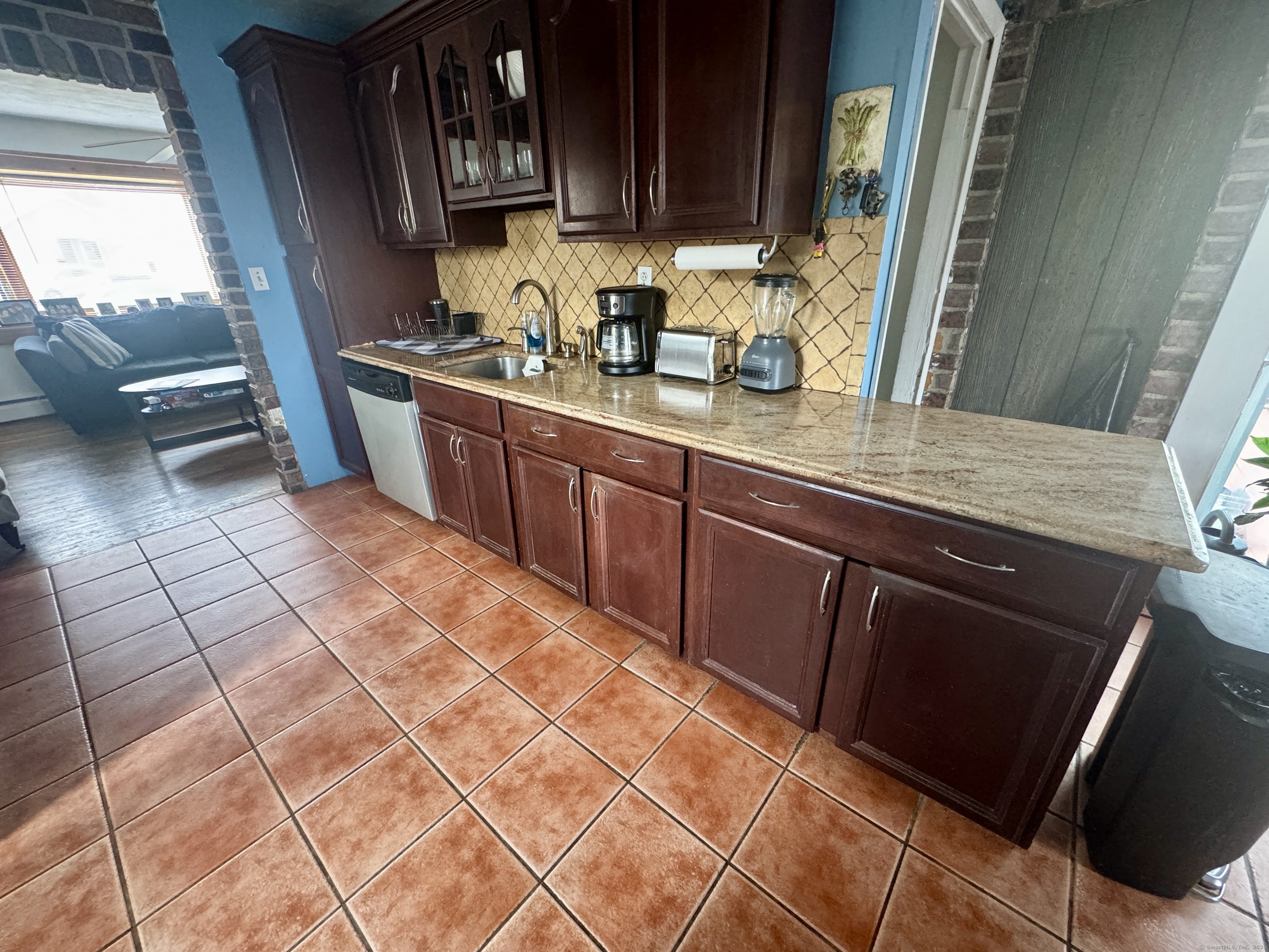35 Fair Sailing Road, West Haven, Connecticut image 3