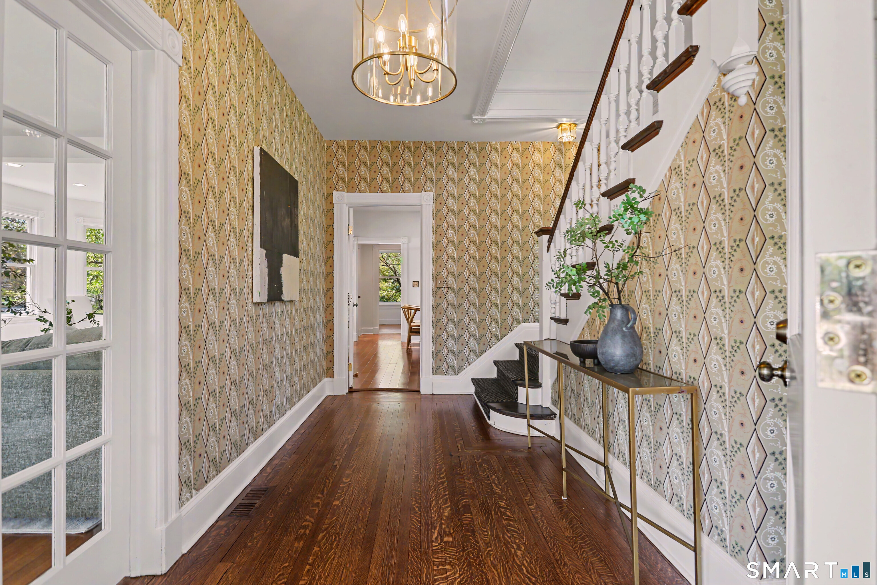 462 Riverside Avenue