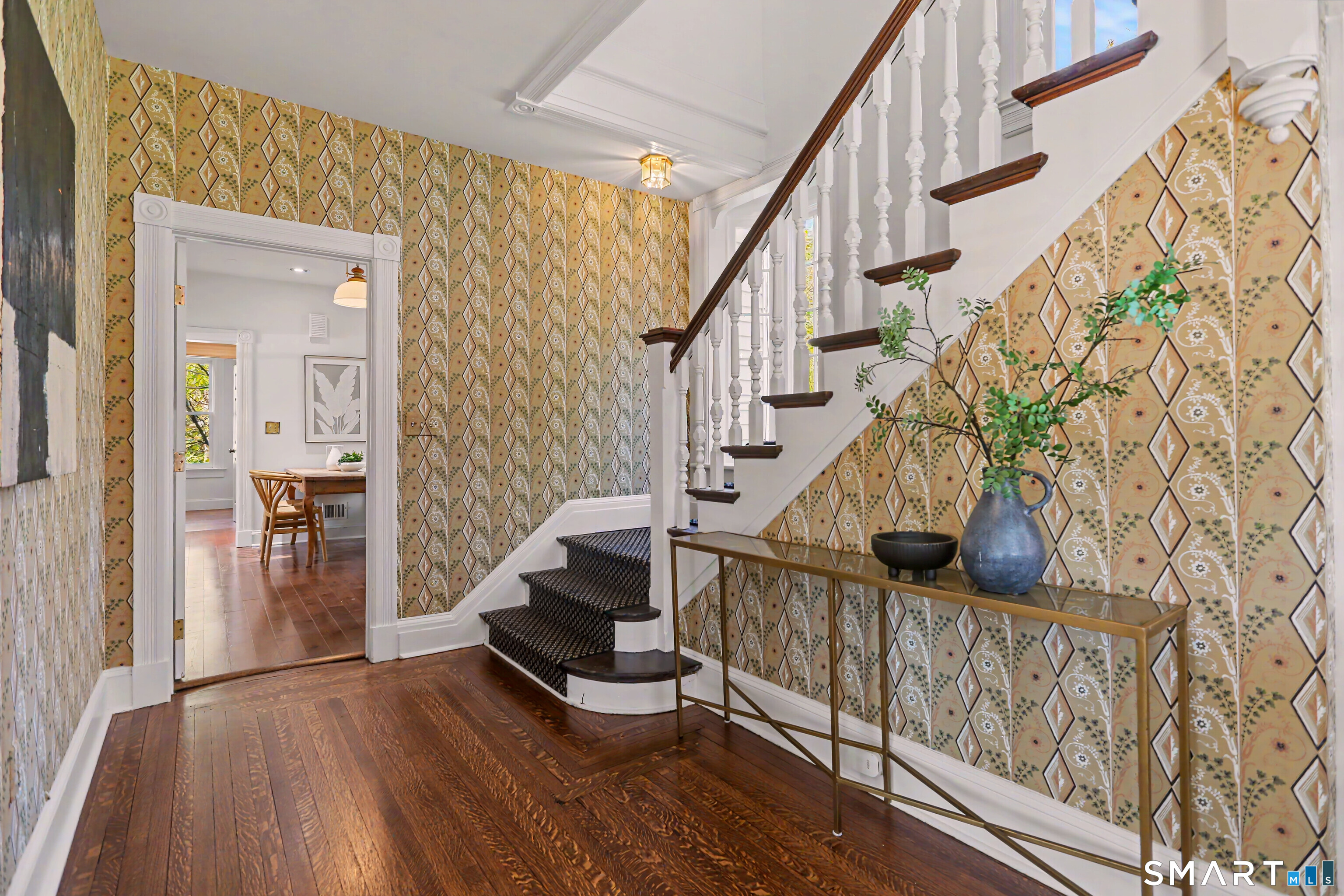 462 Riverside Avenue