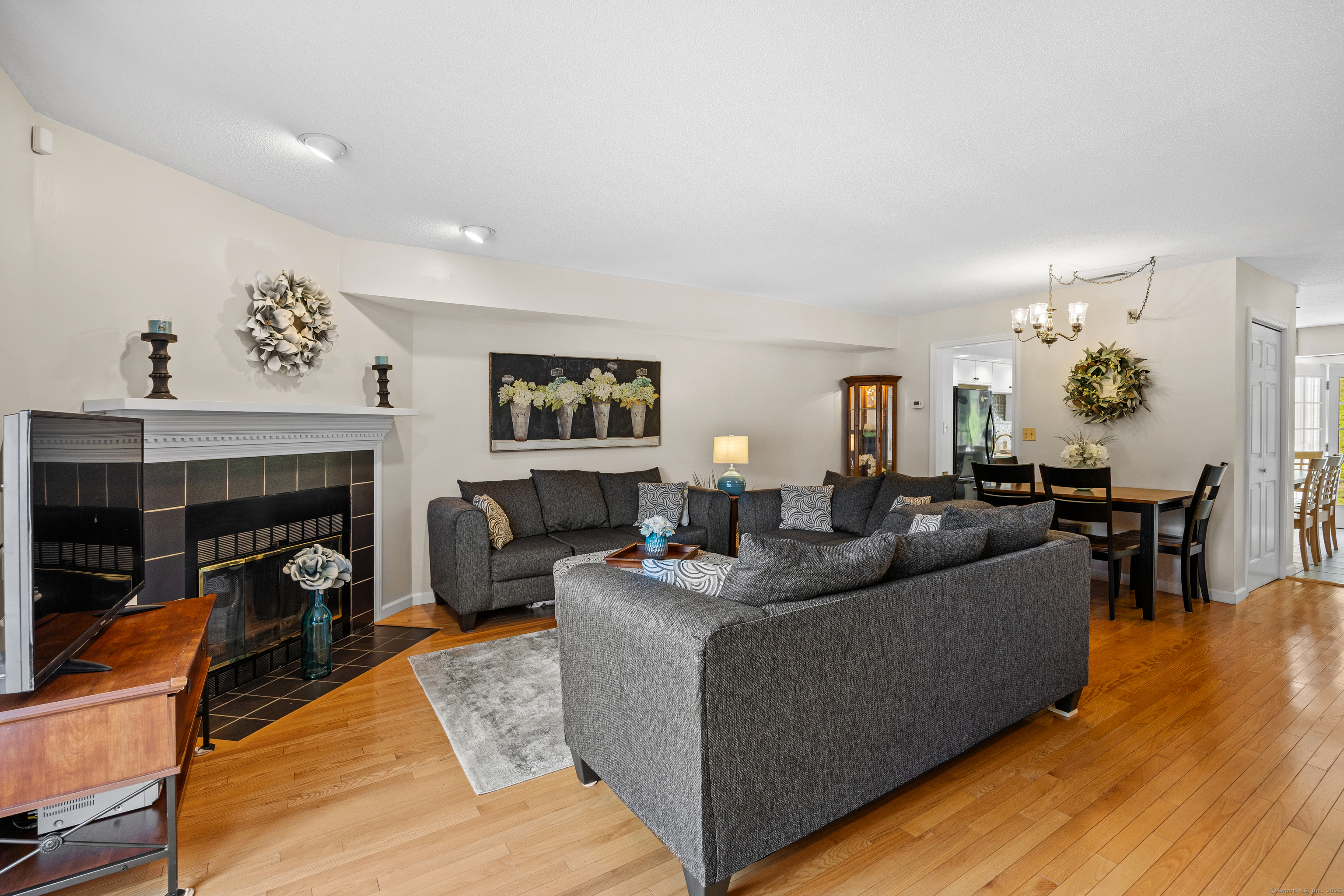 20 Wolf Hill Road 4D