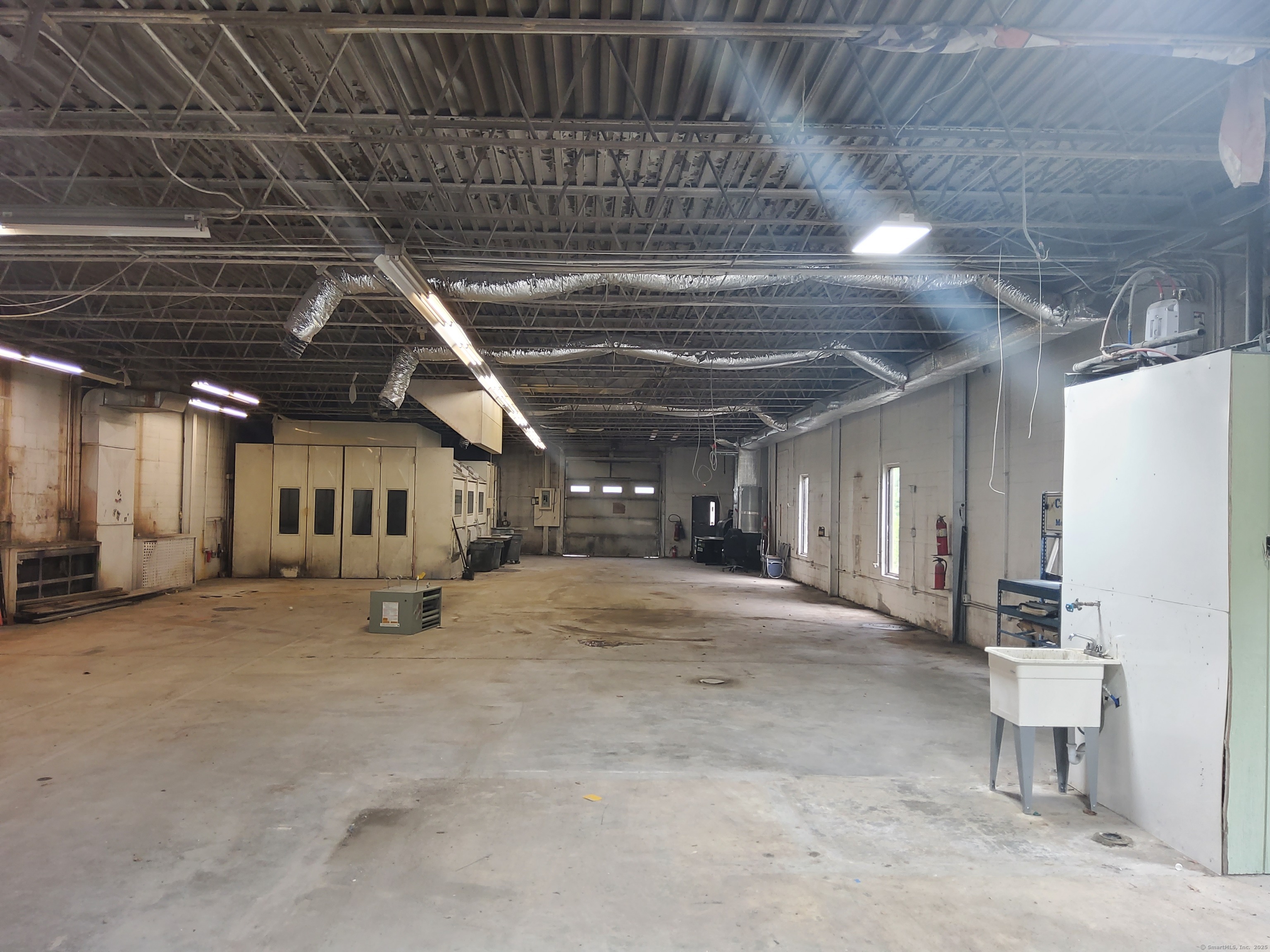 575 Thomaston Avenue