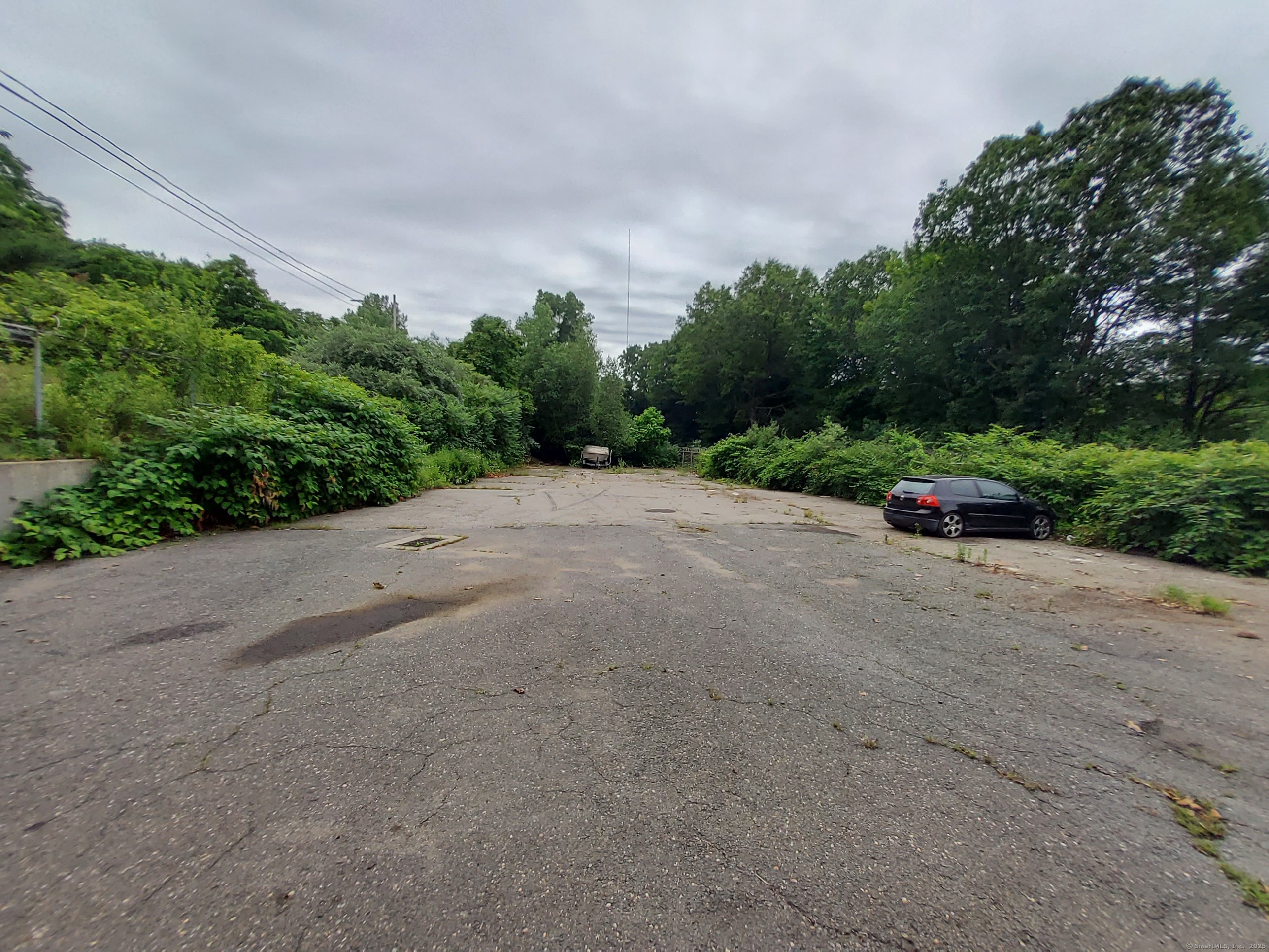 575 Thomaston Avenue