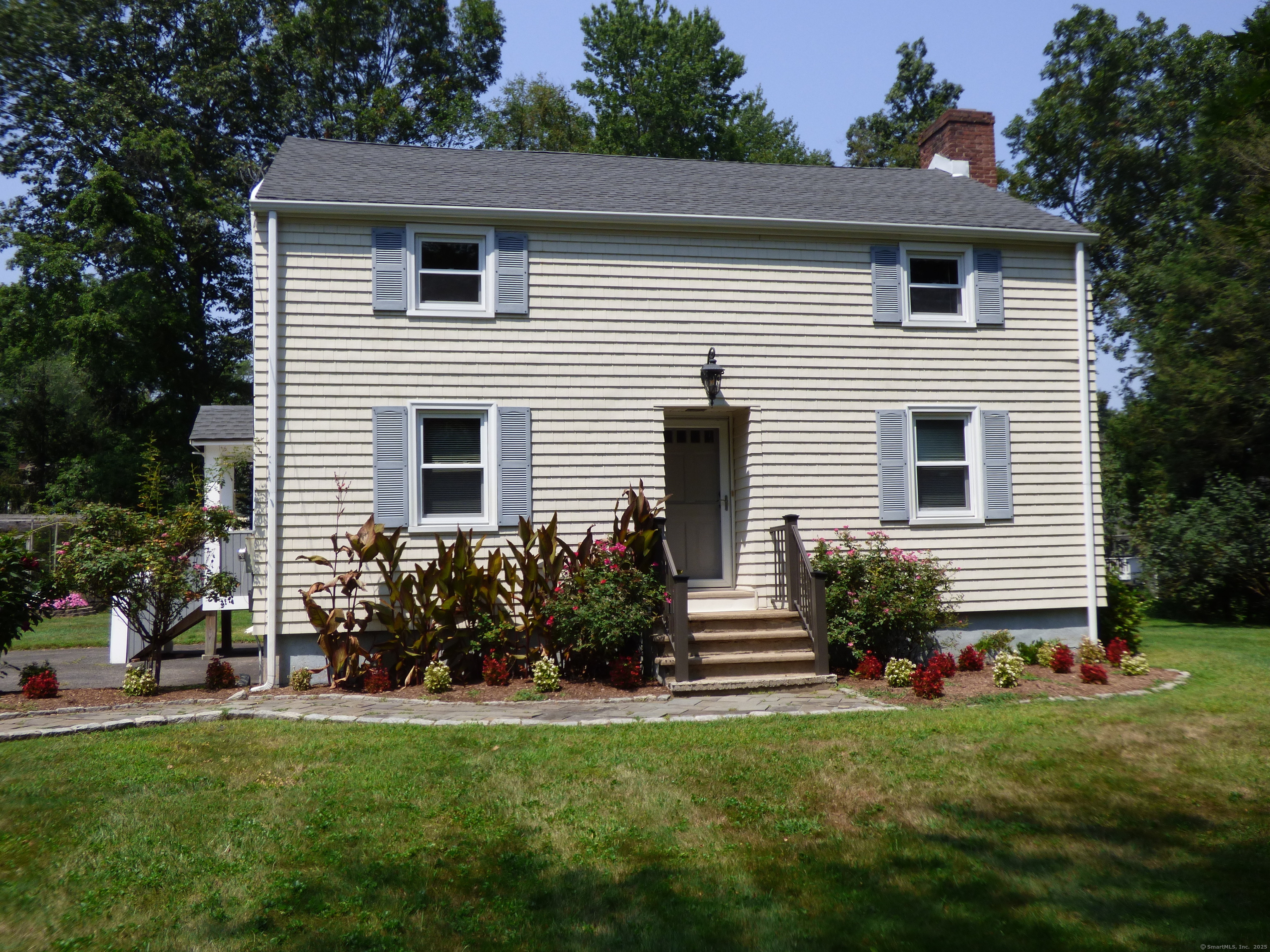16 Rising Road