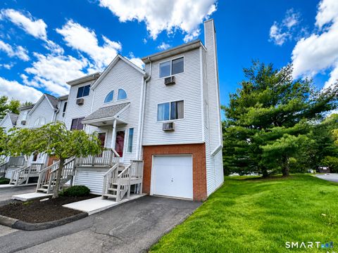Photo of 925 Oronoke Road #13J, Waterbury, CT 06708 (MLS # 24175803)