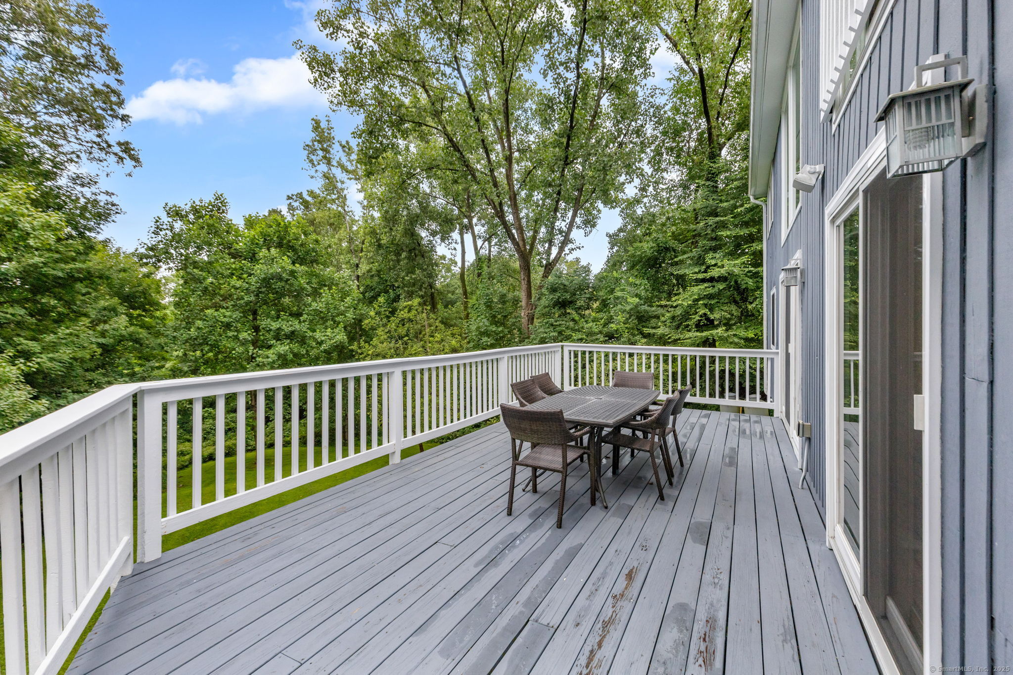 Stamford, Connecticut 06903, United States, 4 Bedrooms Bedrooms, ,3 BathroomsBathrooms,Residential,Active,177110