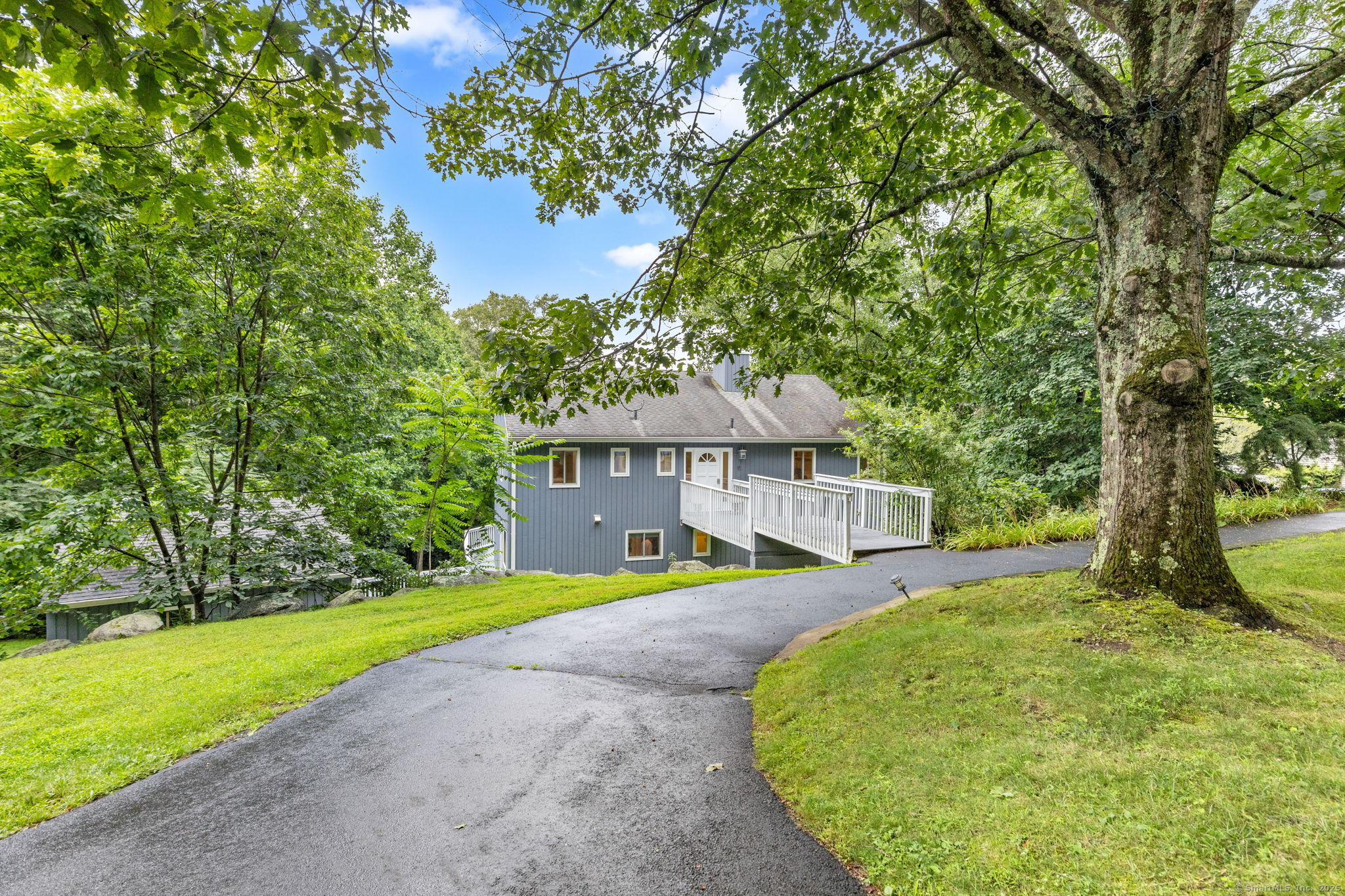 Stamford, Connecticut 06903, United States, 4 Bedrooms Bedrooms, ,3 BathroomsBathrooms,Residential,Active,177110