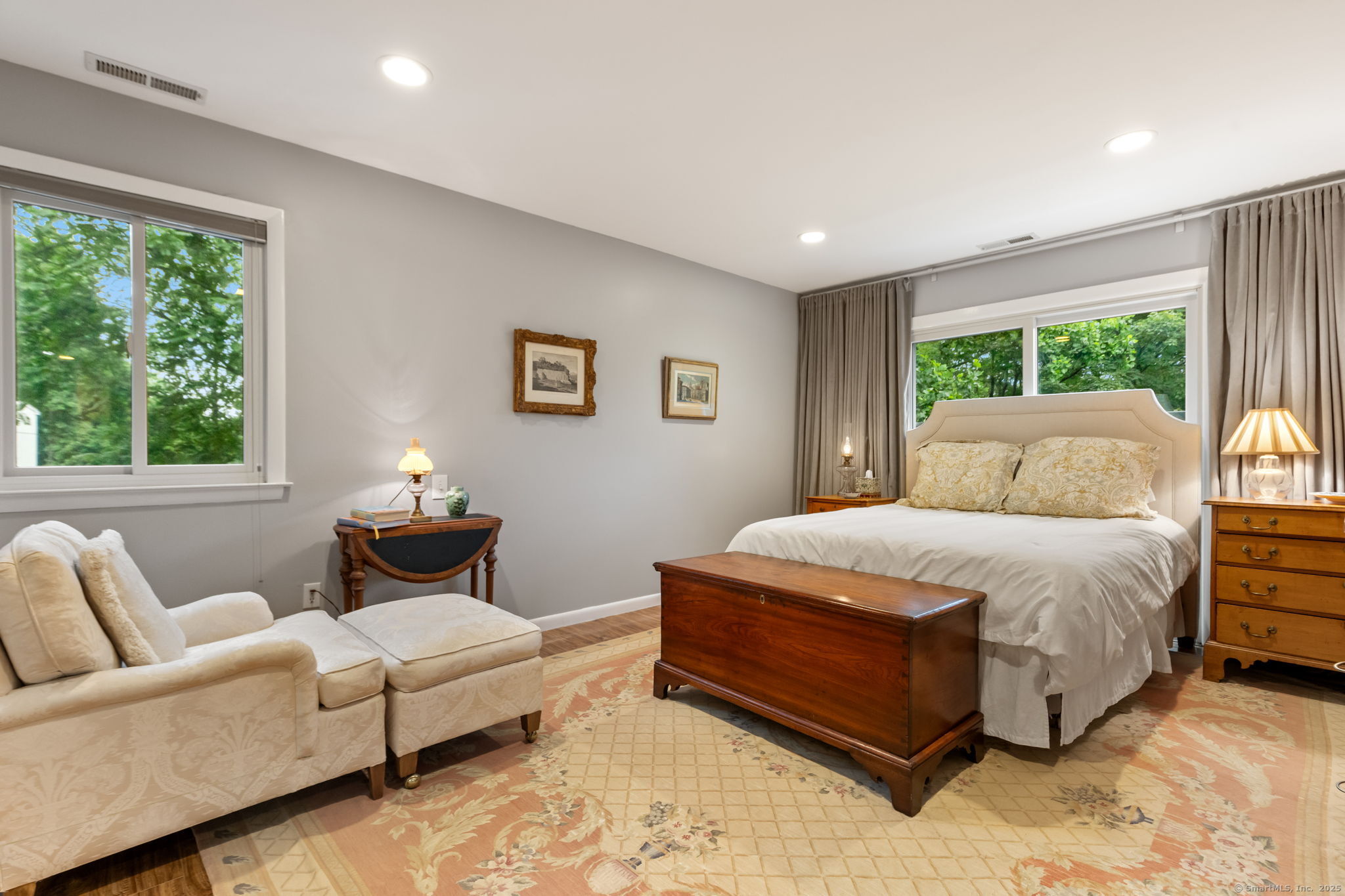 Stamford, Connecticut 06903, United States, 4 Bedrooms Bedrooms, ,3 BathroomsBathrooms,Residential,Active,177110