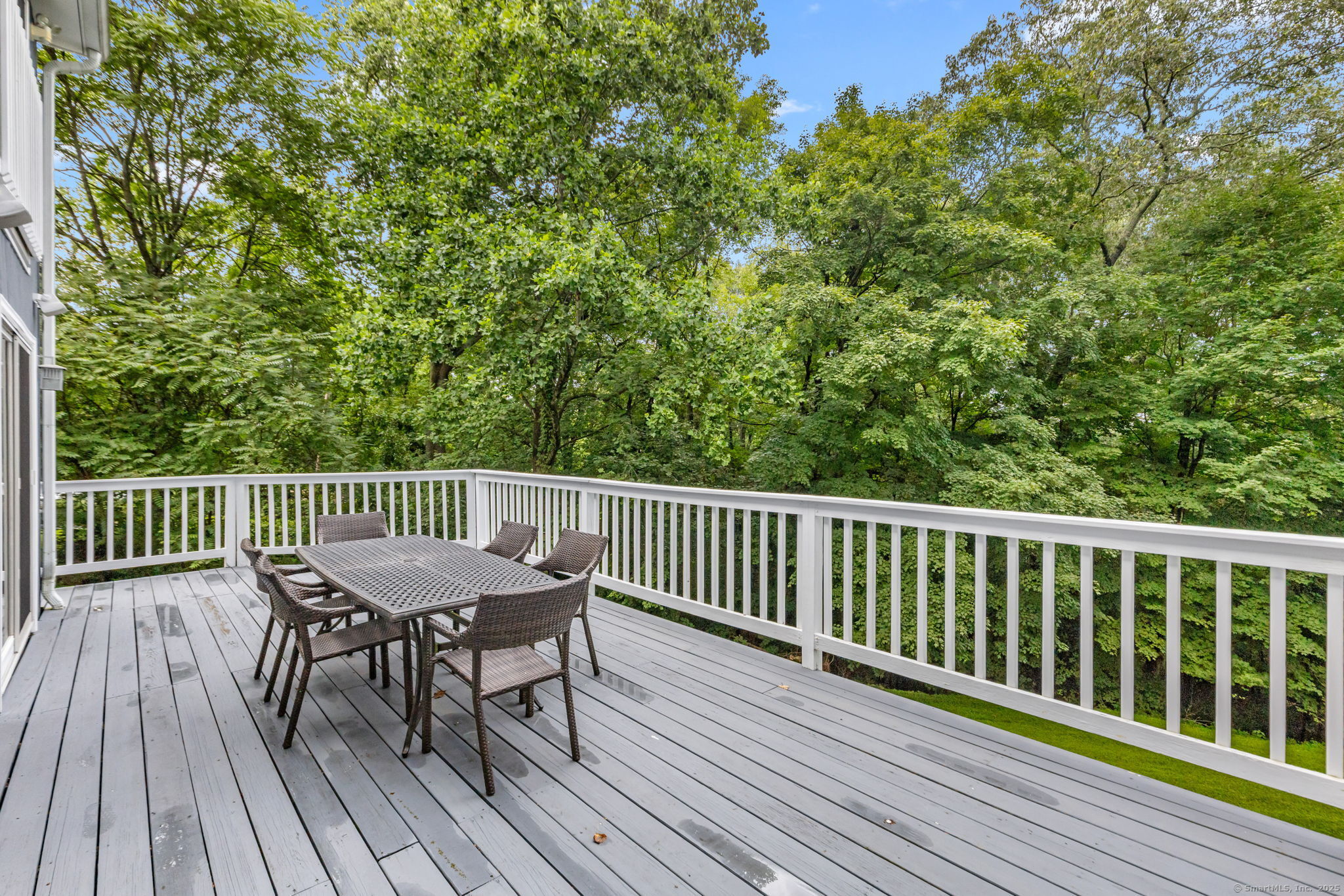 Stamford, Connecticut 06903, United States, 4 Bedrooms Bedrooms, ,3 BathroomsBathrooms,Residential,Active,177110