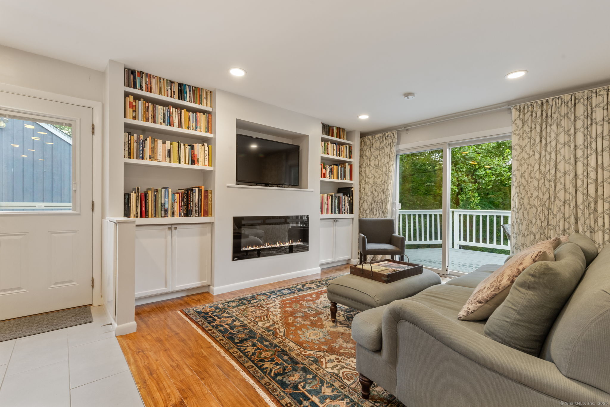 Stamford, Connecticut 06903, United States, 4 Bedrooms Bedrooms, ,3 BathroomsBathrooms,Residential,Active,177110