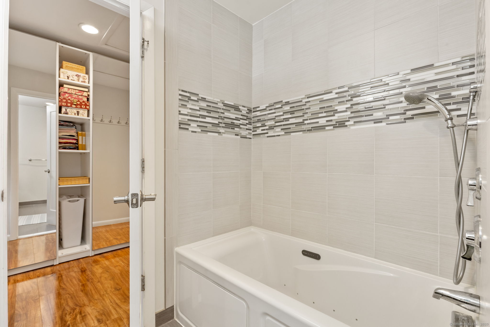 Stamford, Connecticut 06903, United States, 4 Bedrooms Bedrooms, ,3 BathroomsBathrooms,Residential,Active,177110