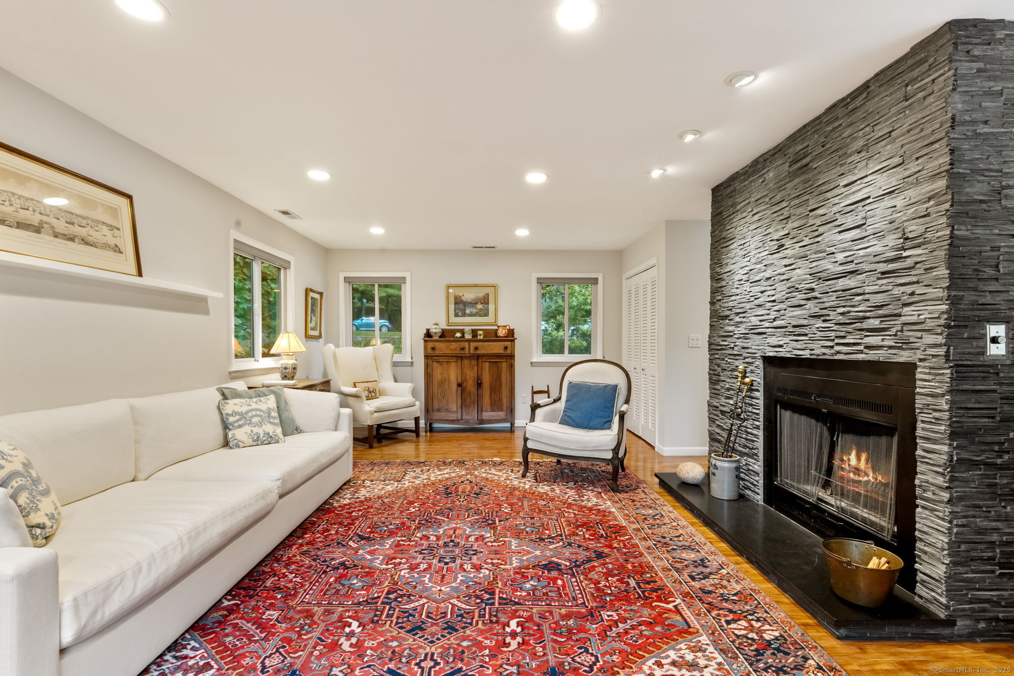 Stamford, Connecticut 06903, United States, 4 Bedrooms Bedrooms, ,3 BathroomsBathrooms,Residential,Active,177110