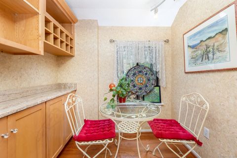 Tiny photo for 2 Highland Square #2, Avon, CT 06001 (MLS # 24133615)