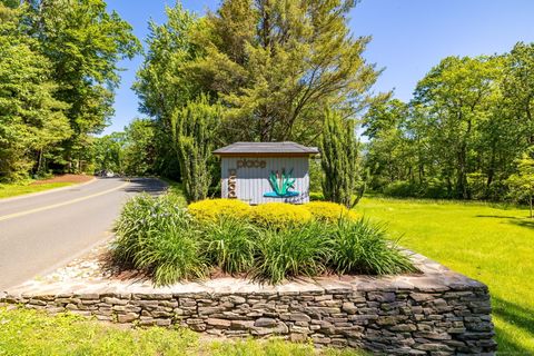 Tiny photo for 2 Highland Square #2, Avon, CT 06001 (MLS # 24133615)