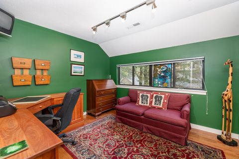 Tiny photo for 2 Highland Square #2, Avon, CT 06001 (MLS # 24133615)
