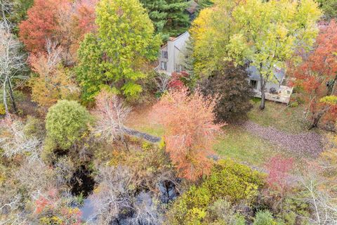 Tiny photo for 2 Highland Square #2, Avon, CT 06001 (MLS # 24133615)