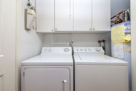 Tiny photo for 2 Highland Square #2, Avon, CT 06001 (MLS # 24133615)