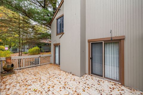 Tiny photo for 2 Highland Square #2, Avon, CT 06001 (MLS # 24133615)