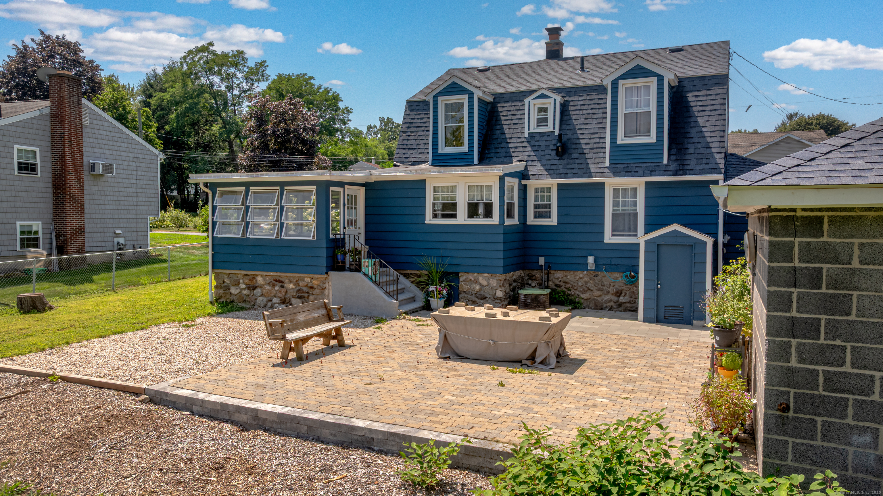 77 Hubbell Avenue
