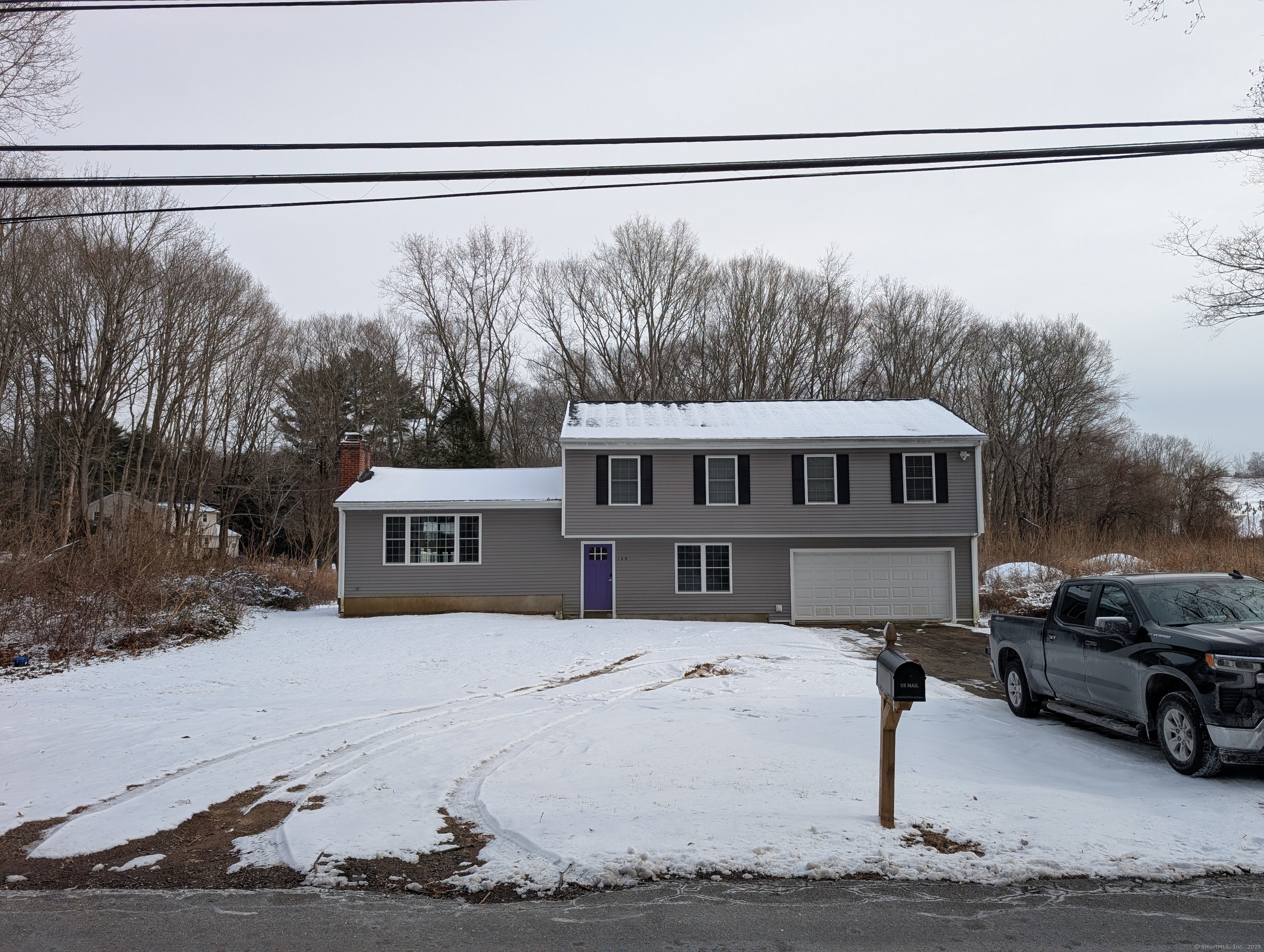 Valley Road, North Branford, Connecticut - 4 Bedrooms  
3 Bathrooms  
7 Rooms - 