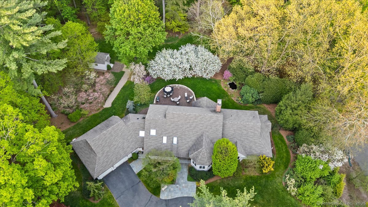 10 White Pine Lane, West Hartford, Connecticut image 3