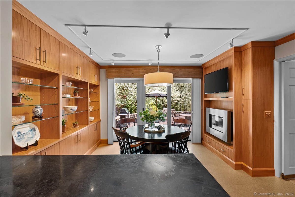 10 White Pine Lane, West Hartford, Connecticut image 16