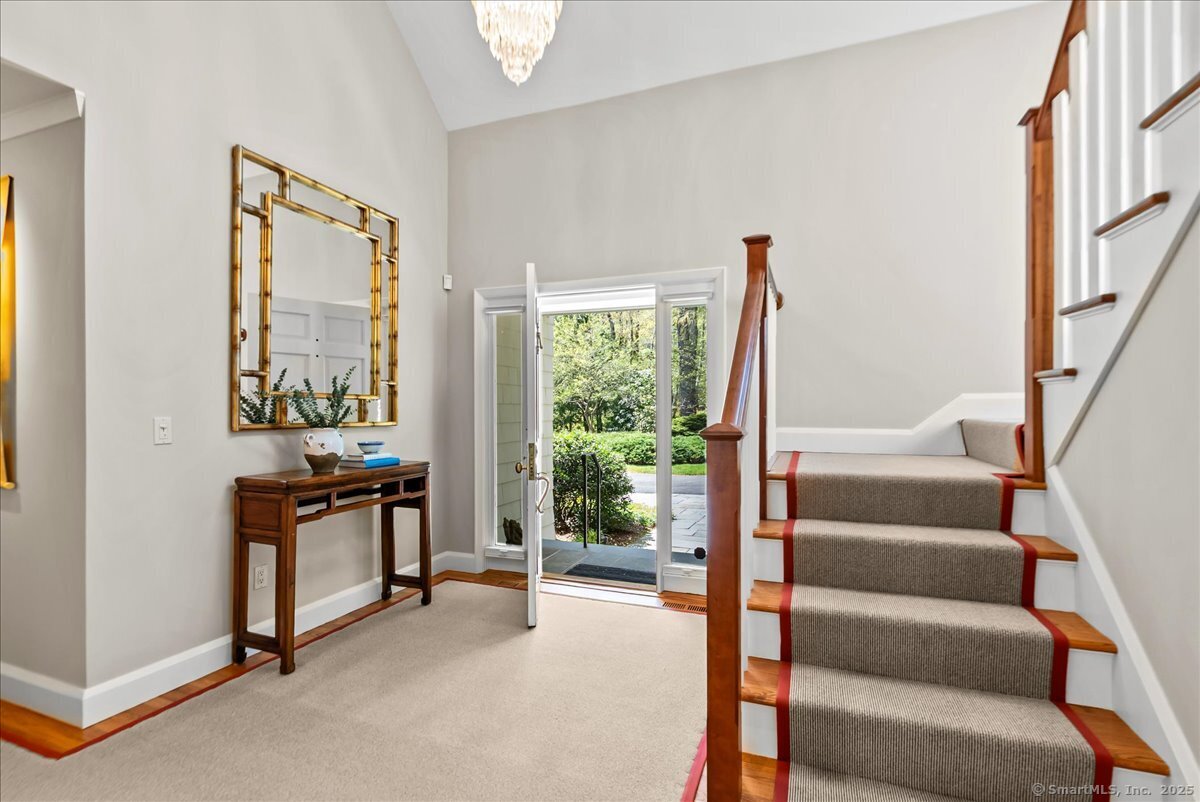 10 White Pine Lane, West Hartford, Connecticut image 5