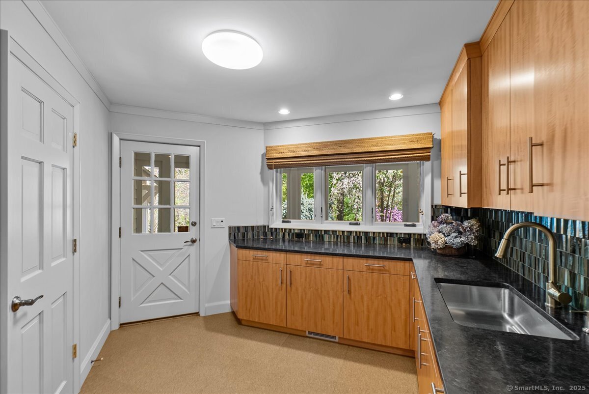 10 White Pine Lane, West Hartford, Connecticut image 18