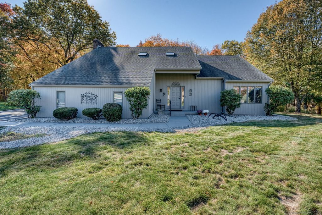 Photo of 76 Masters Way, Manchester, CT 06040 (MLS # 24135441)