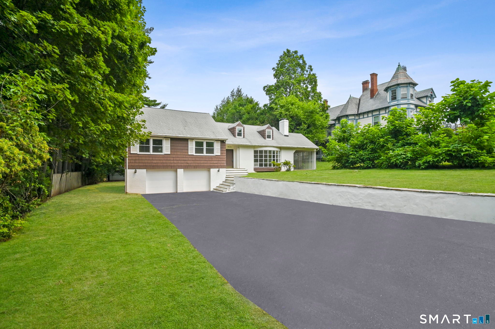 34 Davis Avenue