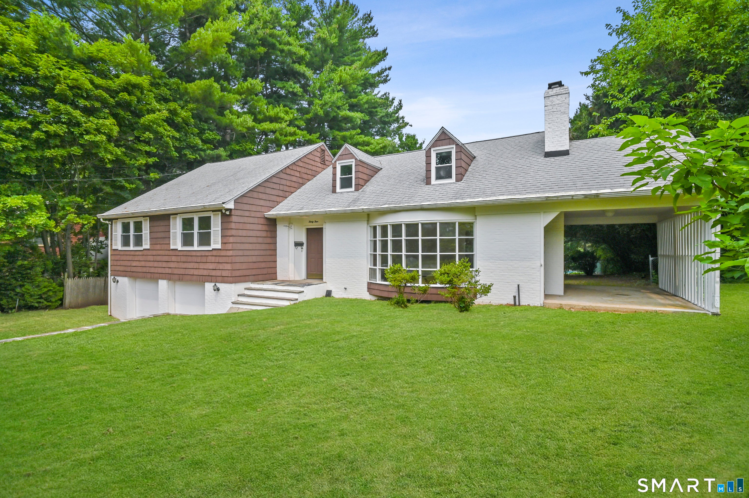 34 Davis Avenue