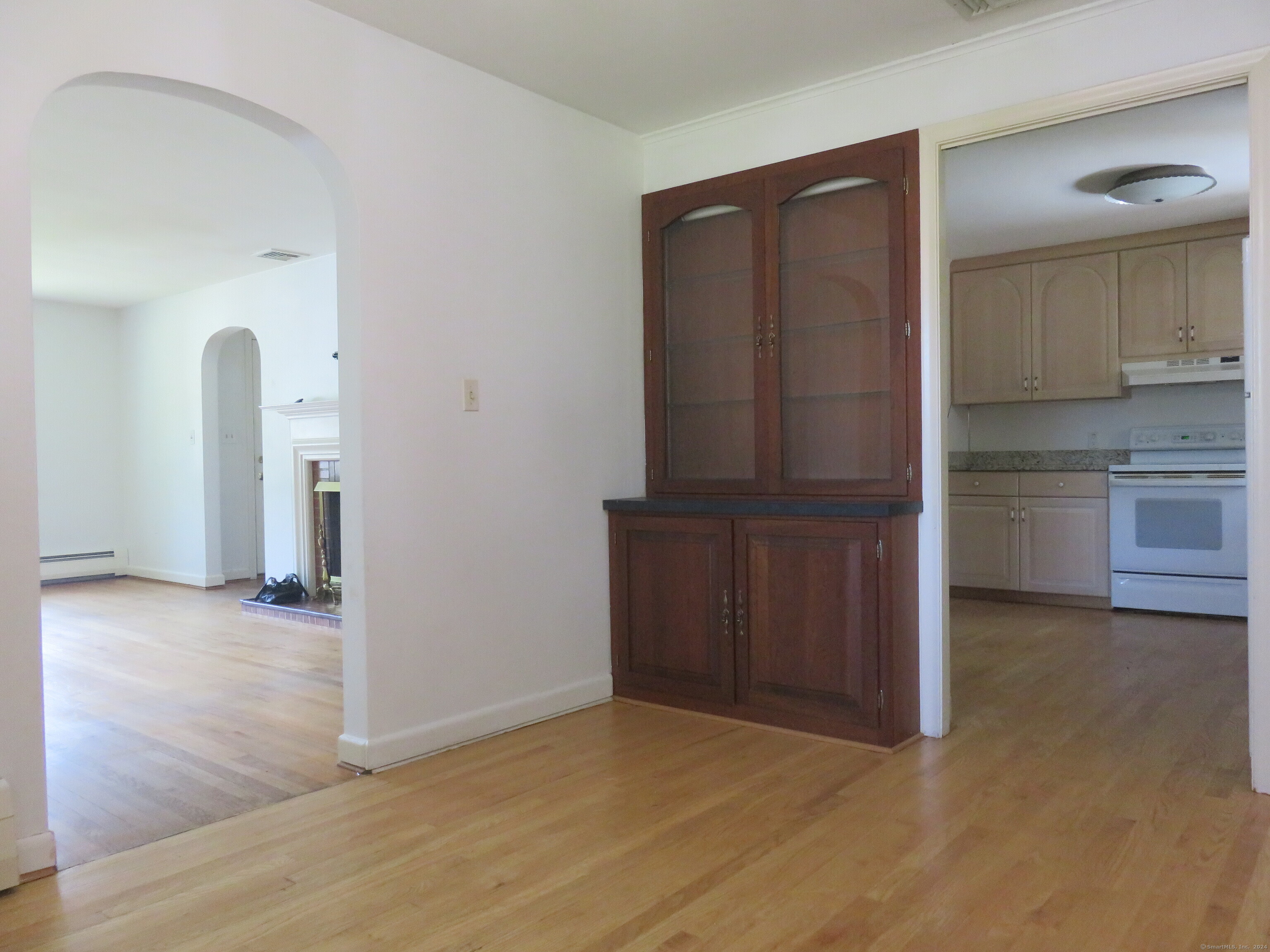 Farmington, Connecticut 06032, United States, 3 Bedrooms Bedrooms, ,2 BathroomsBathrooms,Residential,Active,99788