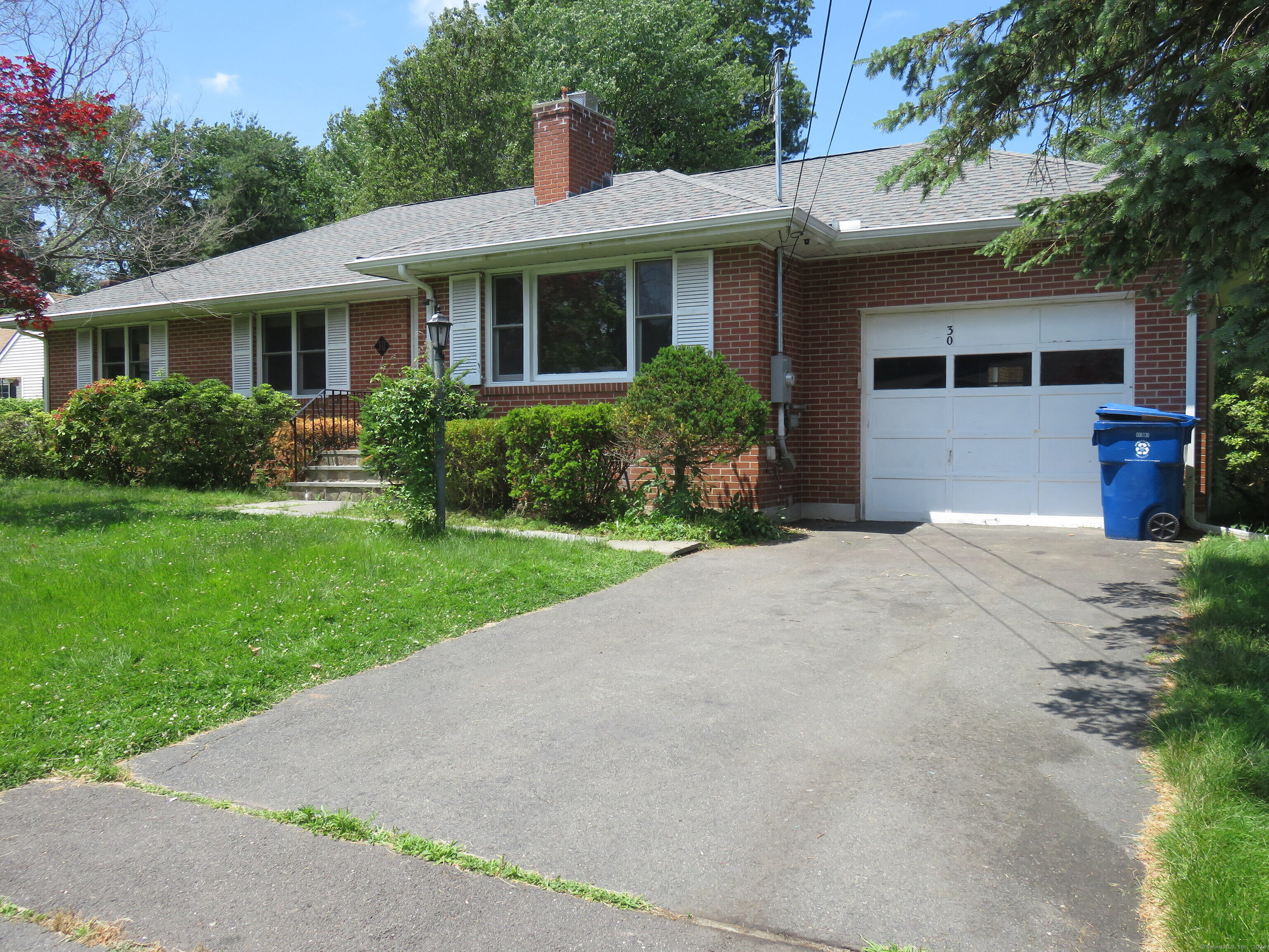 Farmington, Connecticut 06032, United States, 3 Bedrooms Bedrooms, ,2 BathroomsBathrooms,Residential,Active,99788