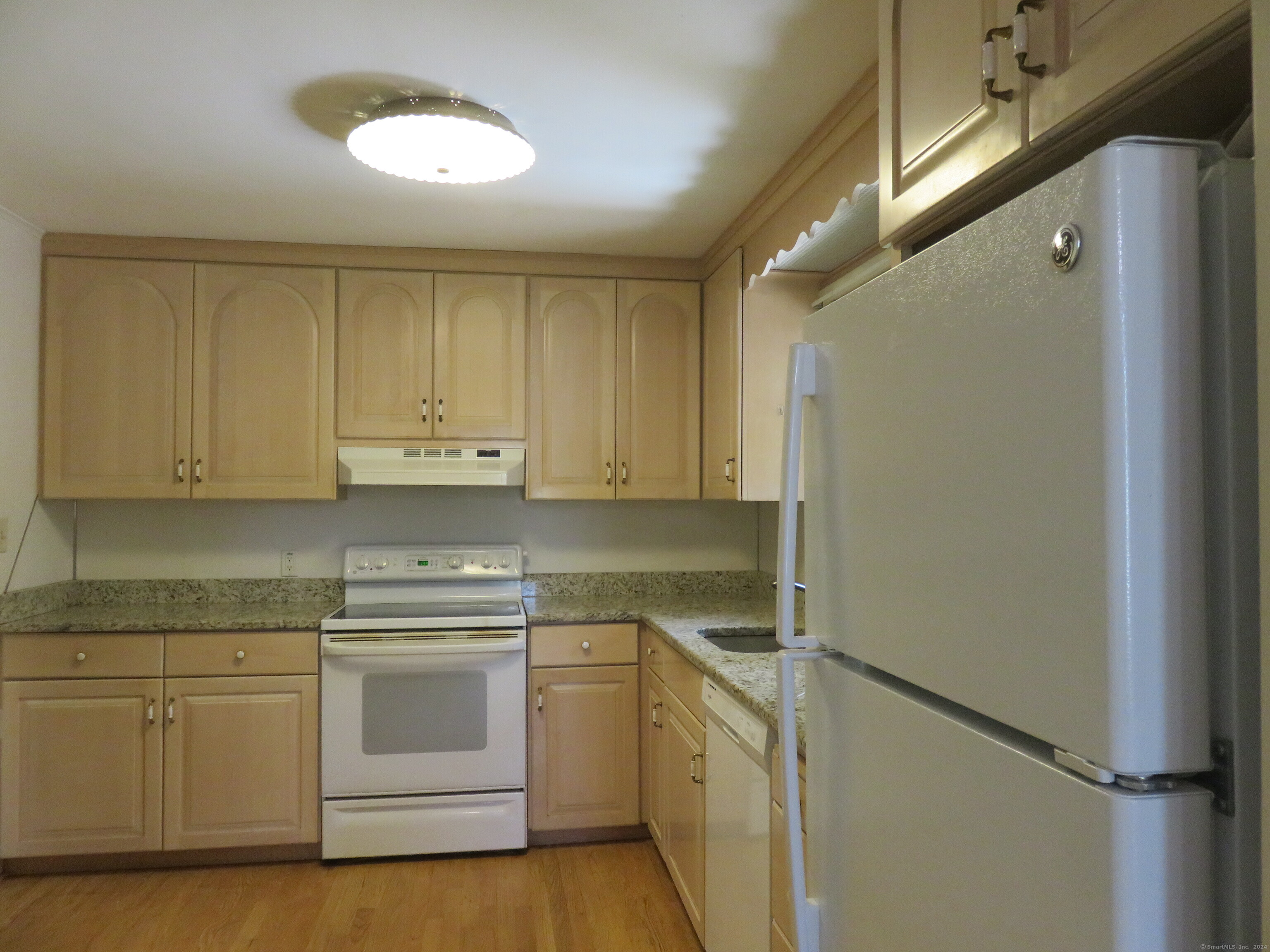 Farmington, Connecticut 06032, United States, 3 Bedrooms Bedrooms, ,2 BathroomsBathrooms,Residential,Active,99788