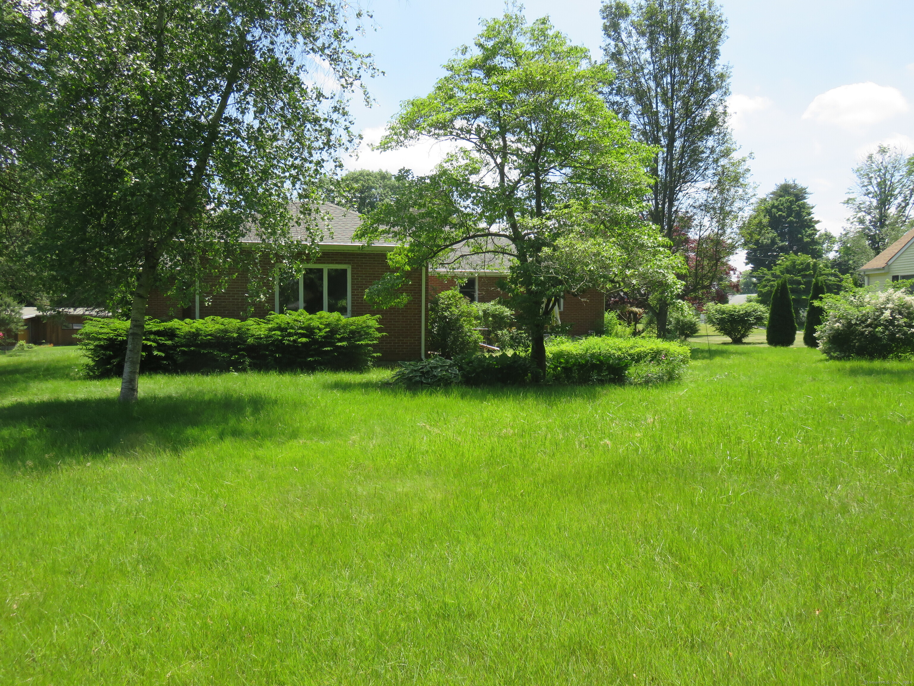 Farmington, Connecticut 06032, United States, 3 Bedrooms Bedrooms, ,2 BathroomsBathrooms,Residential,Active,99788