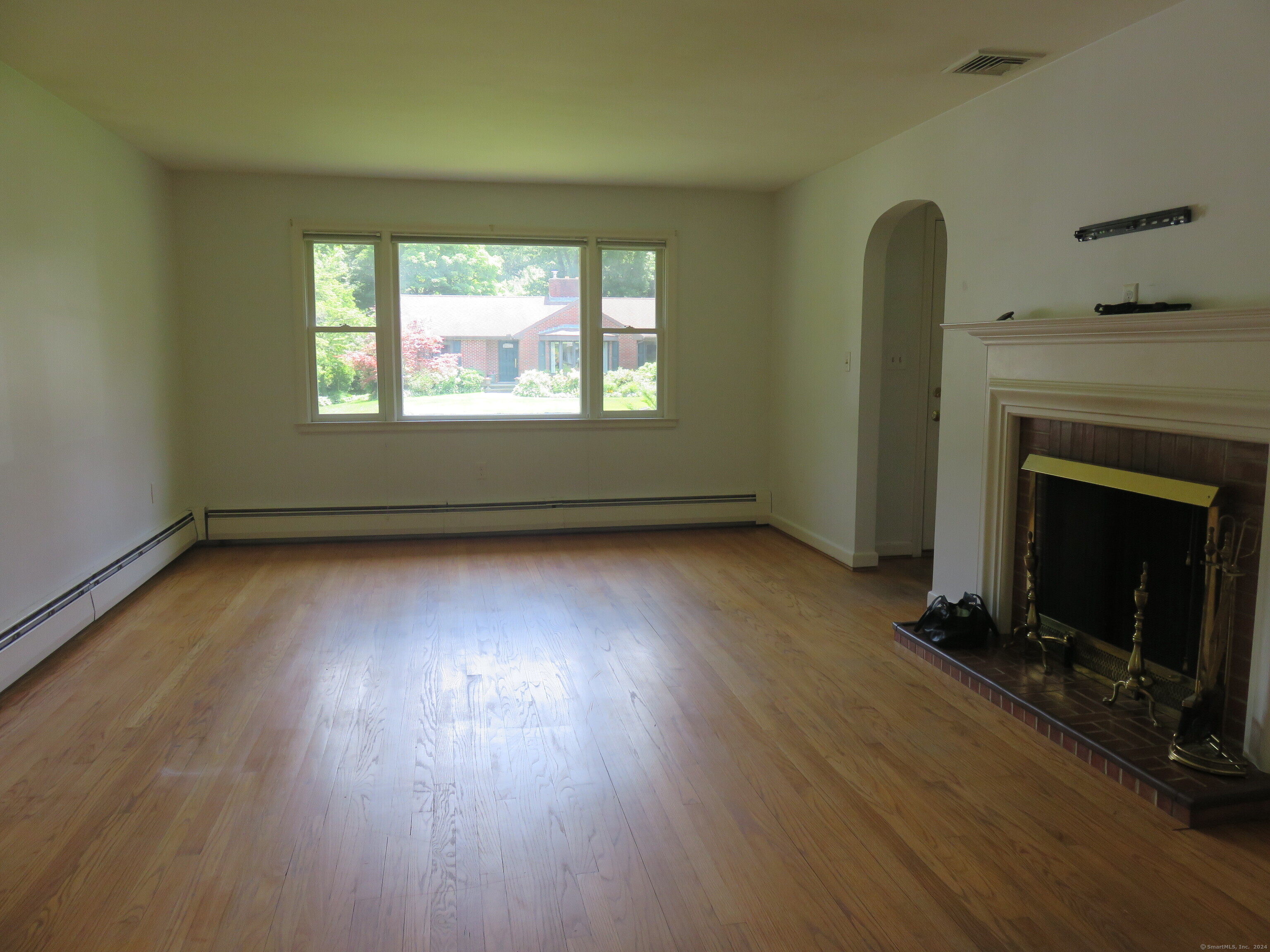 Farmington, Connecticut 06032, United States, 3 Bedrooms Bedrooms, ,2 BathroomsBathrooms,Residential,Active,99788