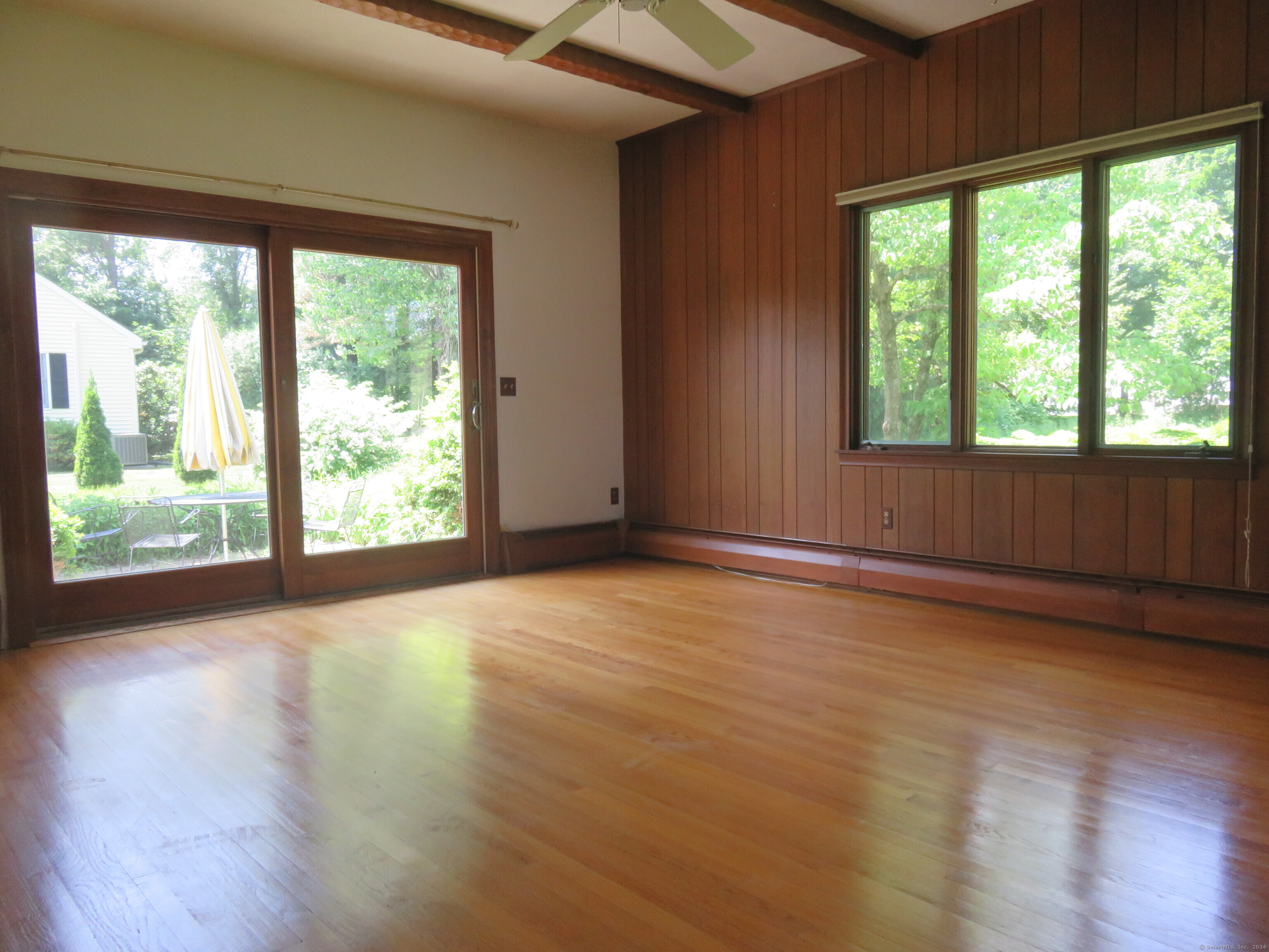 Farmington, Connecticut 06032, United States, 3 Bedrooms Bedrooms, ,2 BathroomsBathrooms,Residential,Active,99788