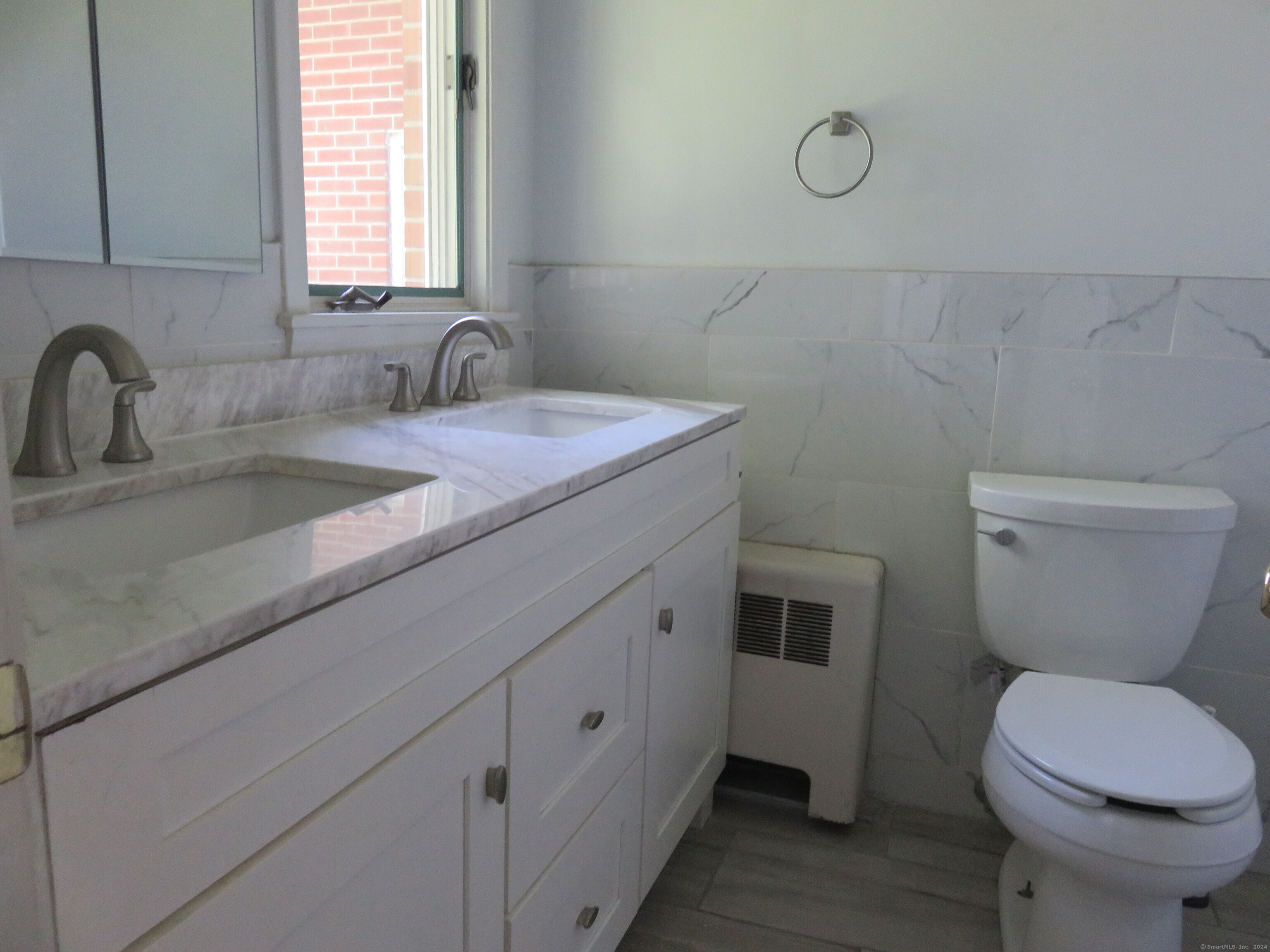 Farmington, Connecticut 06032, United States, 3 Bedrooms Bedrooms, ,2 BathroomsBathrooms,Residential,Active,99788