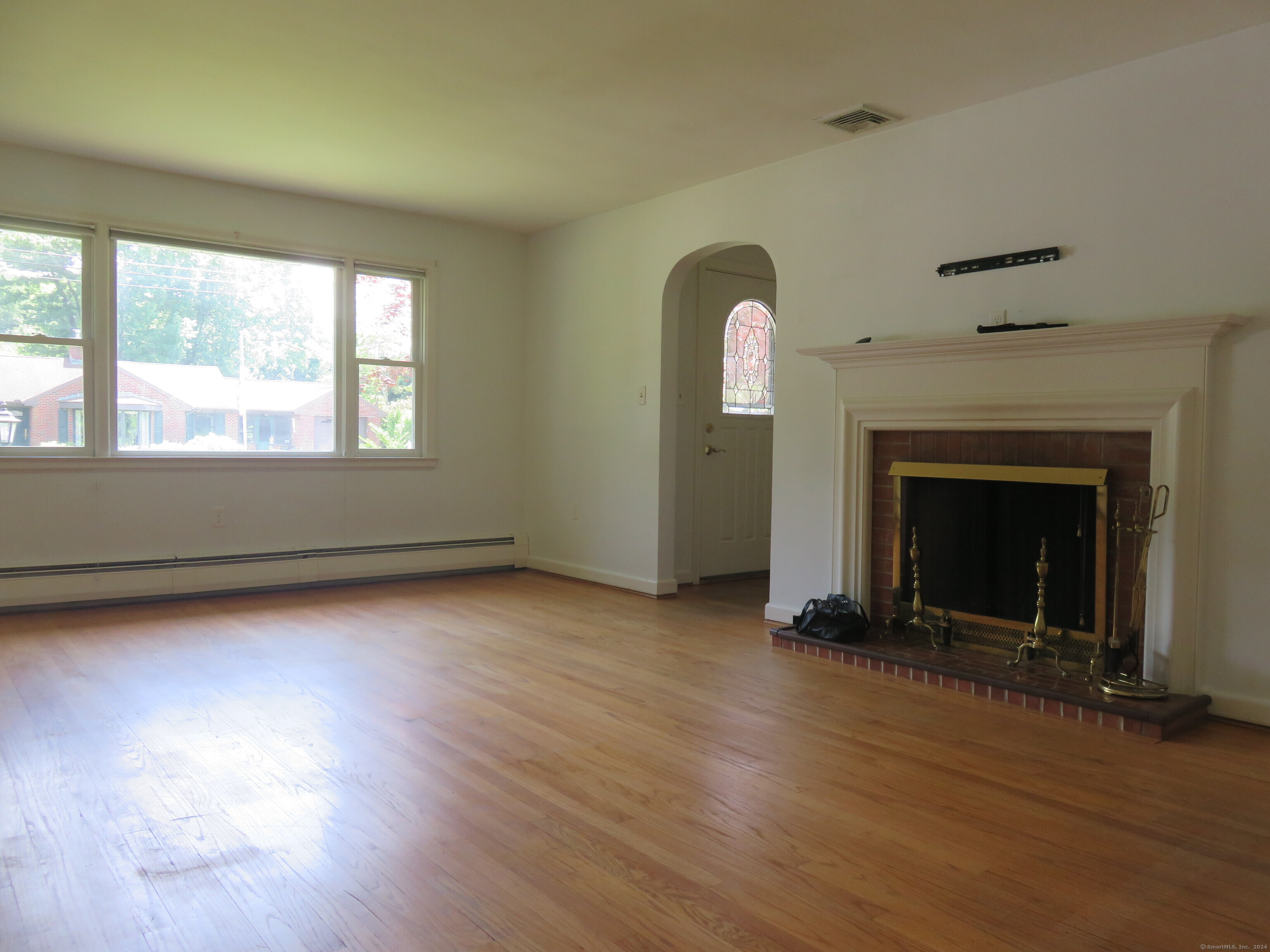 Farmington, Connecticut 06032, United States, 3 Bedrooms Bedrooms, ,2 BathroomsBathrooms,Residential,Active,99788