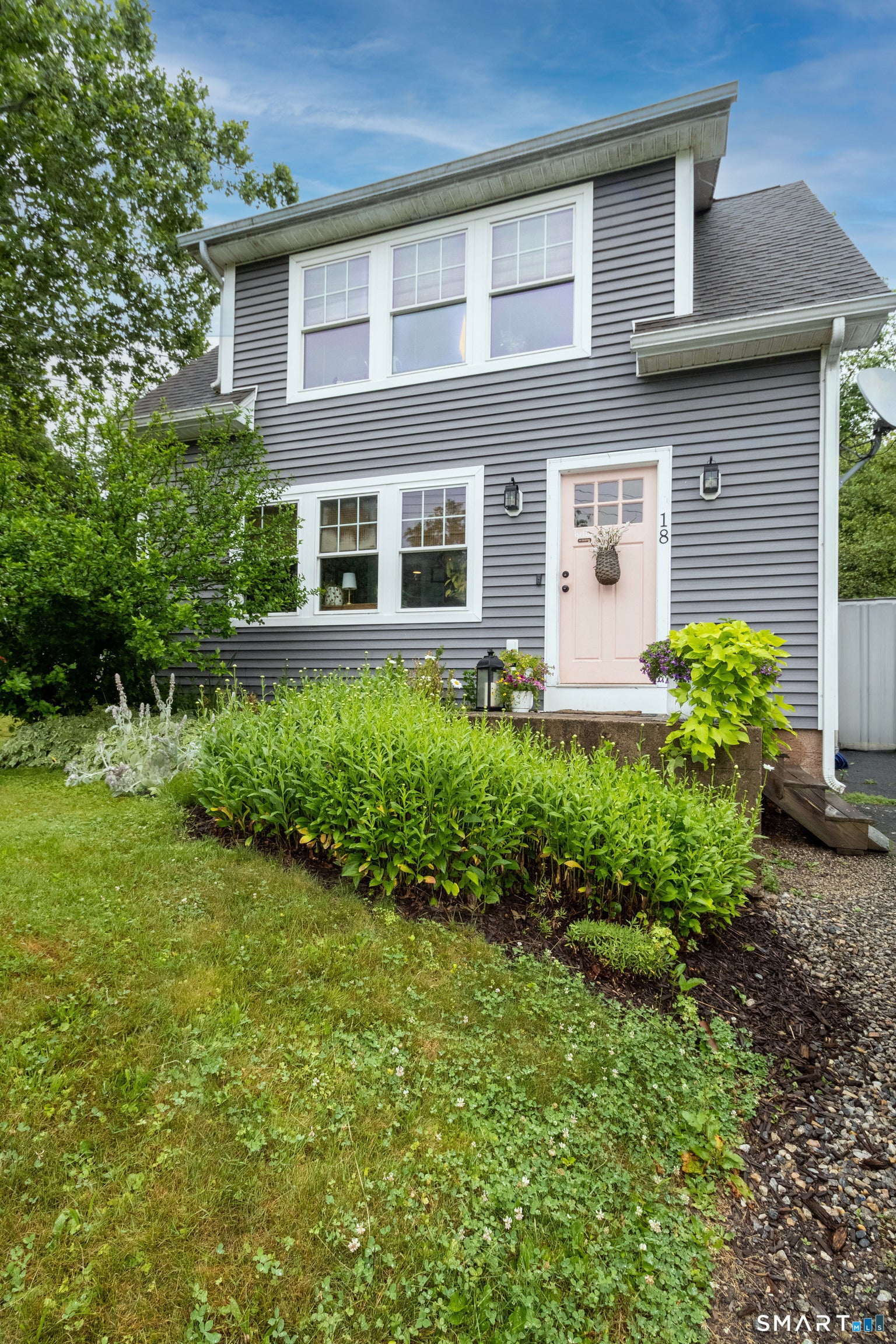 18 Hicksville Road