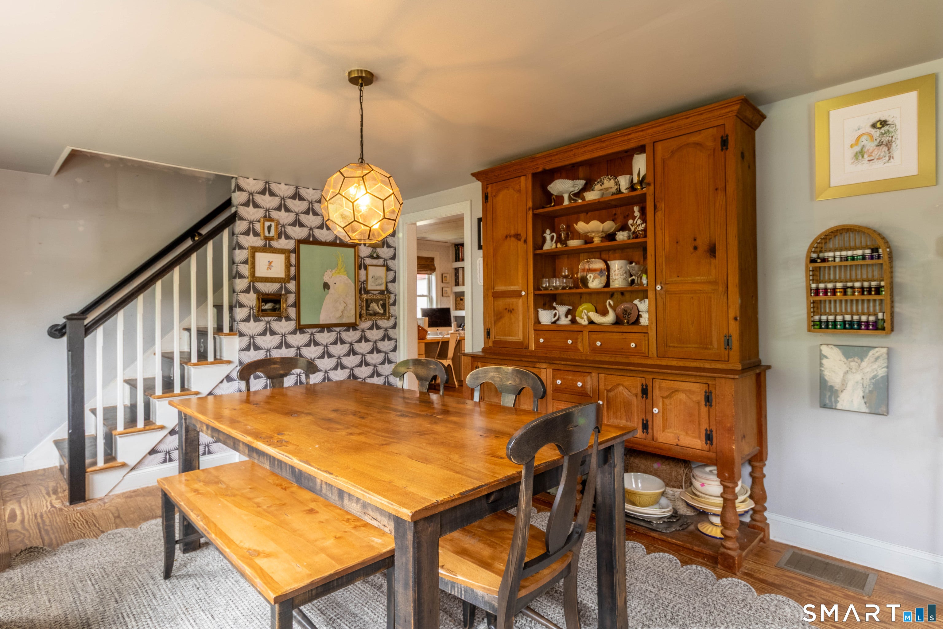 18 Hicksville Road
