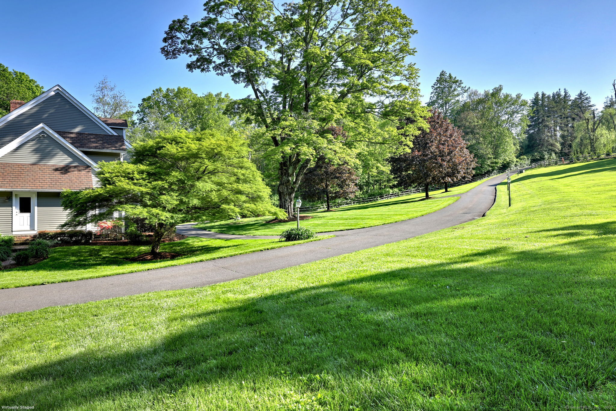 16 Black Rock Turnpike