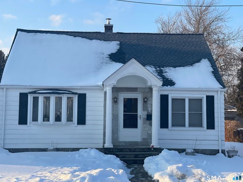 Homes For Sale - 52 Bennett Avenue<br/> Waterbury, CT 06708