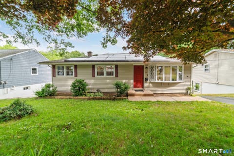 Photo of 21 Fountain Terrace, New Haven, CT 06515 (MLS # 24185164)
