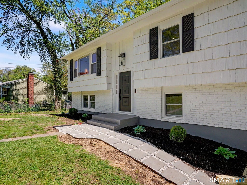 Photo of 6 Eric Court, Norwalk, CT 06851 (MLS # 24166318)