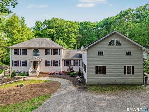 Photo of 25-1 Macintosh Drive, Oxford, CT 06478 (MLS # 24171655)