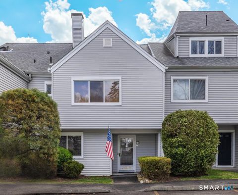 Condo For Sale - 71 Country Place #71<br/> Shelton, CT 06484