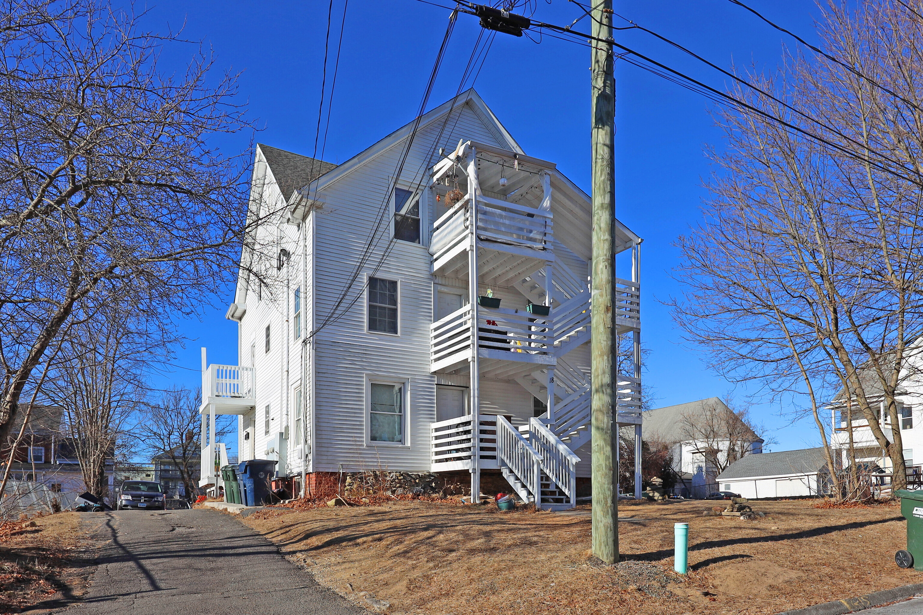 Pearl Street, Plymouth, Connecticut - 8 Bedrooms  
3 Bathrooms  
14 Rooms - 