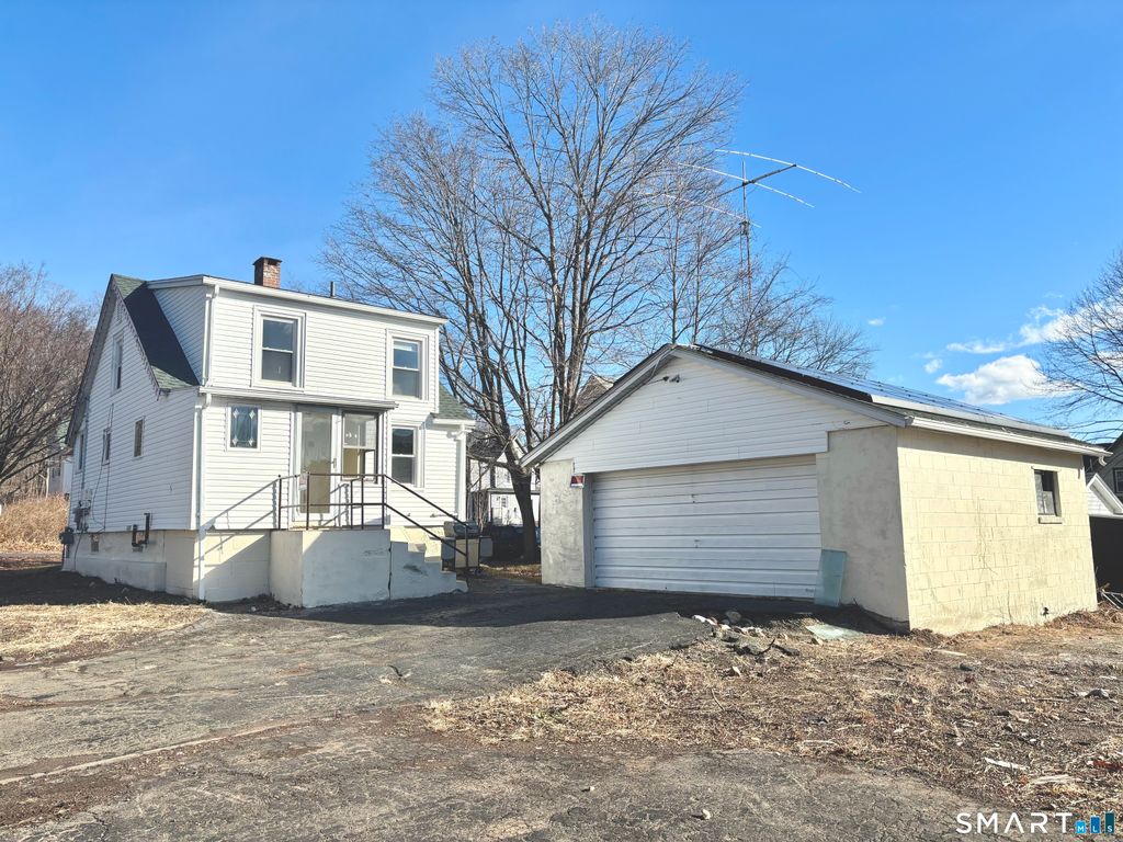 Photo of 336 Reservoir Avenue, Meriden, CT 06451 (MLS # 24145153)
