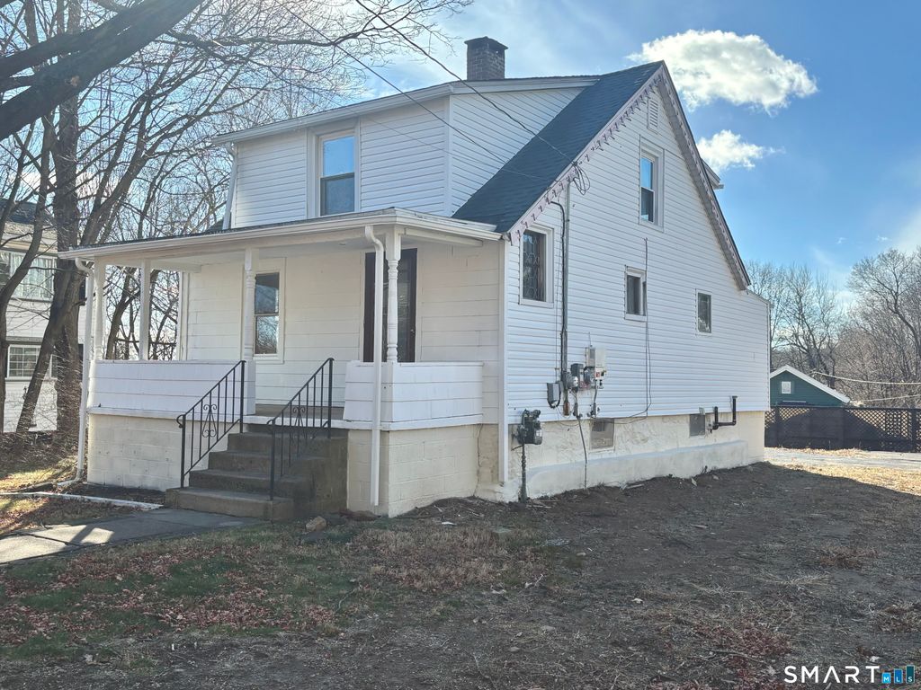Photo of 336 Reservoir Avenue, Meriden, CT 06451 (MLS # 24145153)