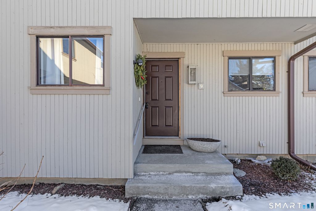 Photo of 9 Highpoint Court #116E, Woodbury, CT 06798 (MLS # 24147973)